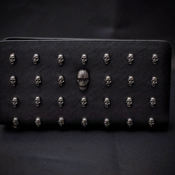 Wallets/Wristlets Galore - Picture 1 of 8